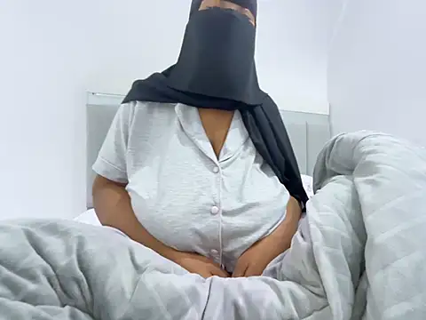 Submissive Arab online show from February 7, 2025, 8:10 pm