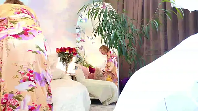 Snapshot of Ledy_Mary chatting on October 5, 2025, 8:21 pm Ledy Mary online show from October 5, 2025, 8:21 pm