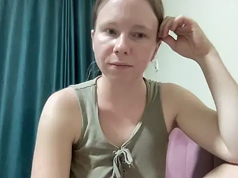 Snapshot of SweetLucy96 chatting on October 17, 2025, 5:15 pm SweetLucy96 online show from October 17, 2025, 5:15 pm