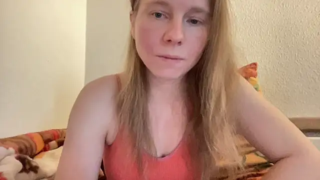 Snapshot of SweetLucy96 chatting on March 21, 2025, 10:39 am SweetLucy96 online show from March 21, 2025, 10:39 am