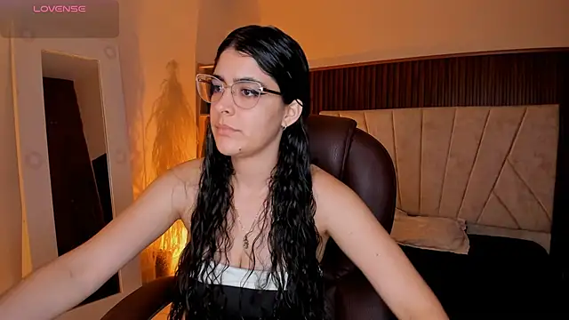  Niah  online show from February 15, 2026, 8:41 pm