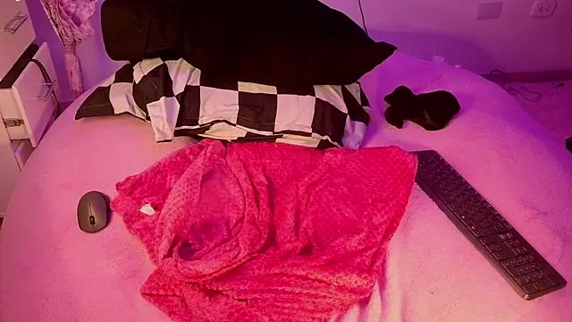 Snapshot of goddess_vee_ chatting on February 28, 2026, 2:22 am goddess vee online show from February 28, 2026, 2:22 am