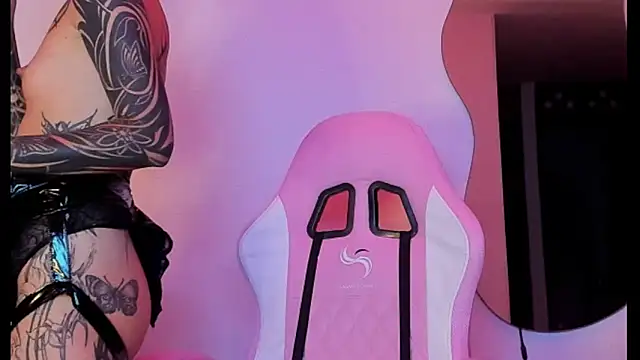 goddess vee  online show from October 27, 2025, 5:19 am