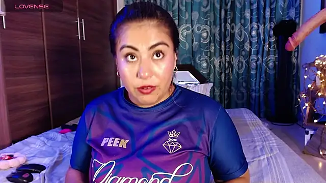 Snapshot of gatuwildhott chatting on September 18, 2025, 6:11 pm gatuwildhott online show from September 18, 2025, 6:11 pm