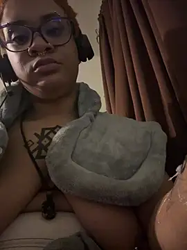 nickytheehawtie online show from April 19, 2026, 2:23 am