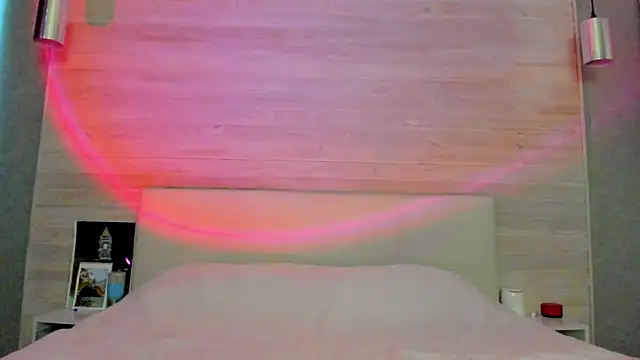 molly hunt  online show from February 26, 2026, 3:50 am