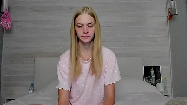 Snapshot of molly_hunt_ chatting on September 22, 2025, 3:23 am molly hunt online show from September 22, 2025, 3:23 am