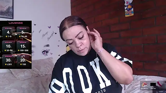 LIila28six online show from April 17, 2026, 3:37 pm