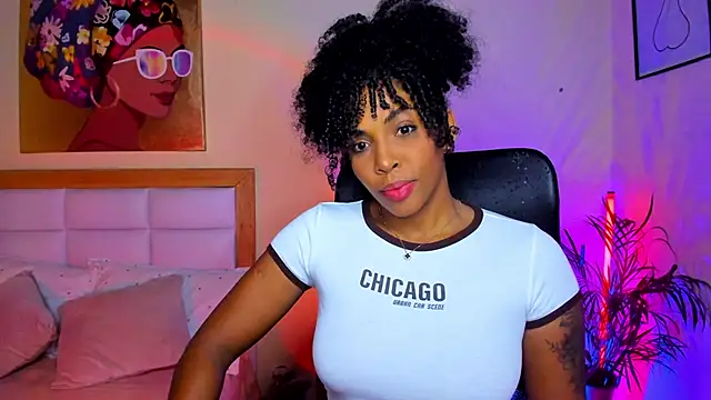 Snapshot of AitanaBrown_ chatting on February 28, 2026, 9:25 pm AitanaBrown online show from February 28, 2026, 9:25 pm