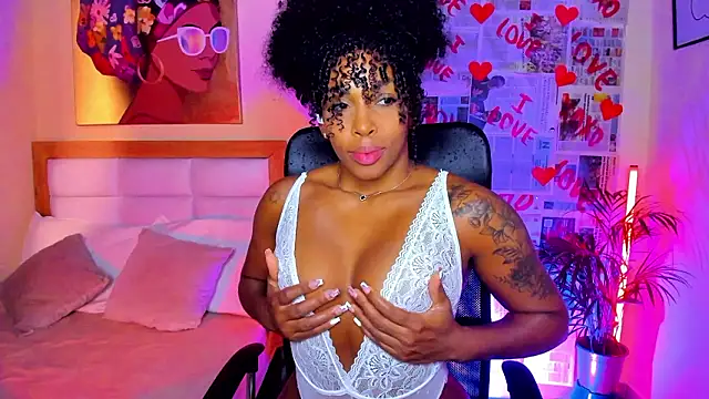 Snapshot of AitanaBrown_ chatting on February 15, 2026, 2:27 pm AitanaBrown online show from February 15, 2026, 2:27 pm