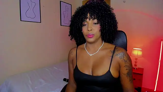 Snapshot of AitanaBrown_ chatting on October 13, 2025, 9:27 pm AitanaBrown  online show from October 13, 2025, 9:27 pm