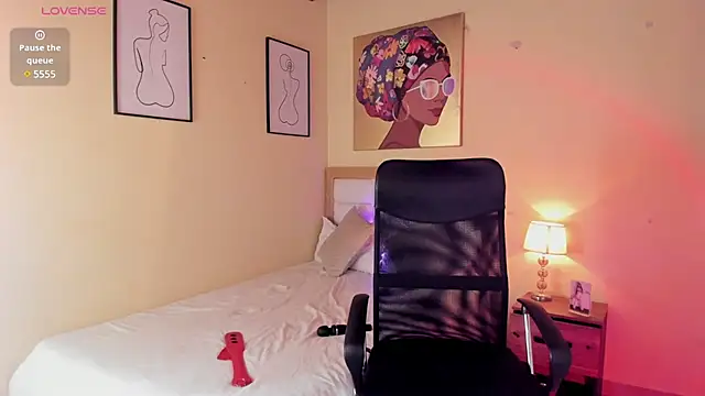 Snapshot of AitanaBrown_ chatting on February 20, 2025, 9:20 pm AitanaBrown  online show from February 20, 2025, 9:20 pm