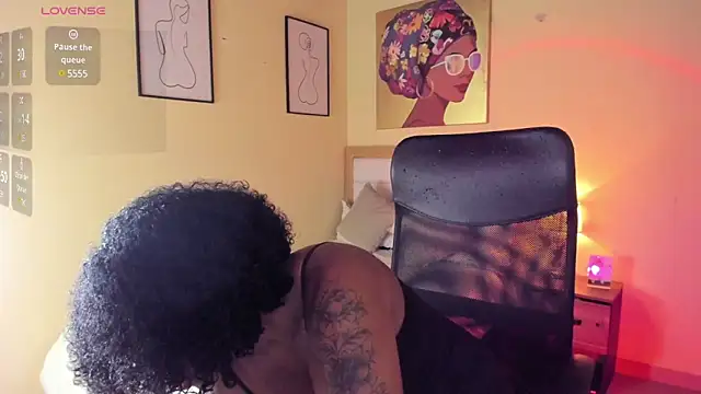 Snapshot of AitanaBrown_ chatting on February 24, 2025, 10:47 pm AitanaBrown  online show from February 24, 2025, 10:47 pm