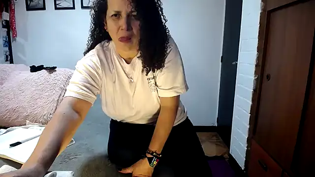 maturehoxx online show from October 22, 2025, 12:21 am