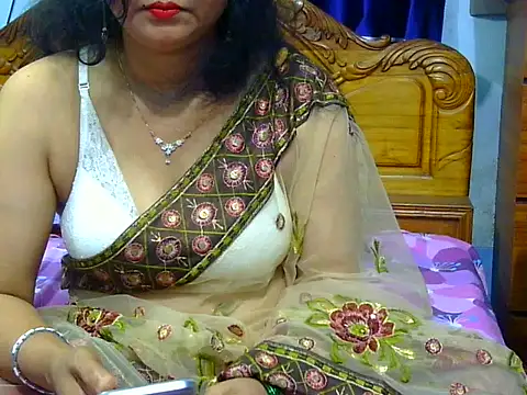 Snapshot of Daneldayna chatting on April 20, 2026, 8:32 pm Daneldayna online show from April 20, 2026, 8:32 pm