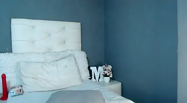  MoniqueLovay  online show from March 19, 2025, 6:57 am