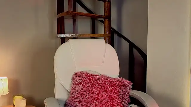  kelly hous36 online show from February 23, 2026, 12:39 pm