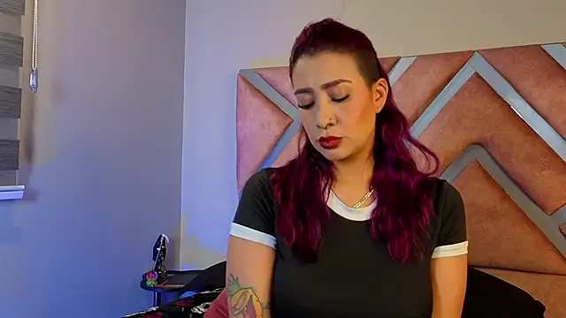  kelly hous36 online show from November 14, 2025, 1:26 pm