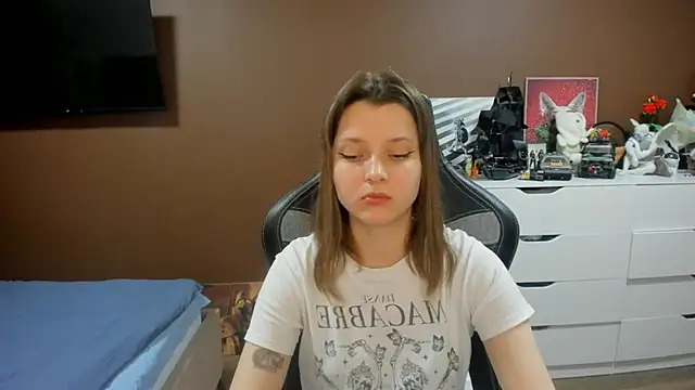 SoniNesti online show from July 7, 2026, 3:04 pm