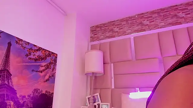 ShaniaBrownn online show from April 12, 2026, 7:50 pm