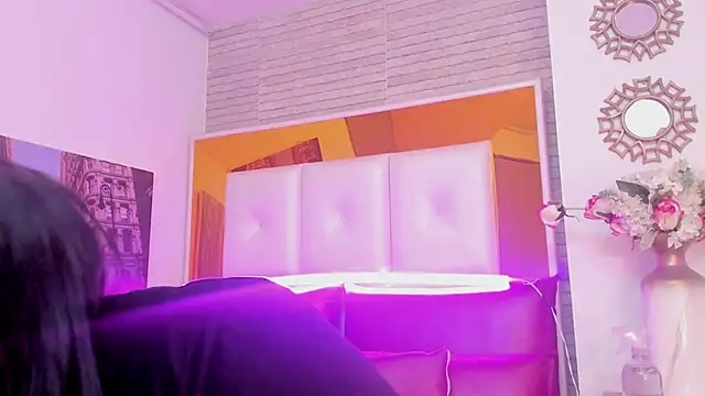 Snapshot of ShaniaBrownn chatting on November 6, 2025, 7:40 pm ShaniaBrownn online show from November 6, 2025, 7:40 pm