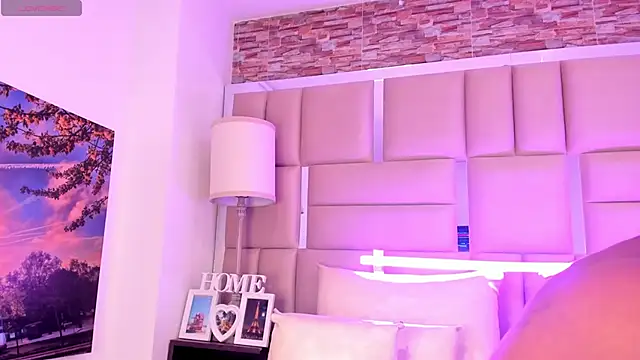 Snapshot of ShaniaBrownn chatting on December 20, 2025, 8:22 pm ShaniaBrownn online show from December 20, 2025, 8:22 pm