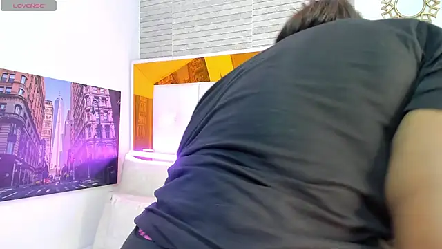 ShaniaBrownn online show from October 24, 2025, 7:57 pm