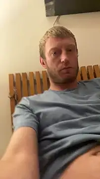 Snapshot of rippedbritish chatting on November 16, 2025, 8:35 pm rippedbritish online show from November 16, 2025, 8:35 pm