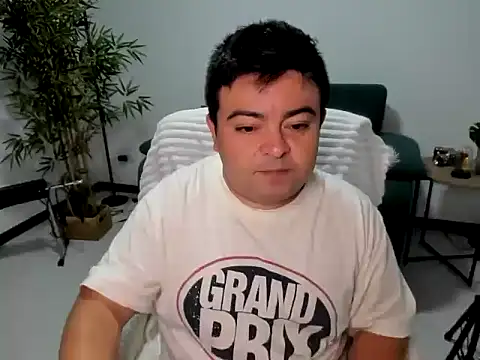 naughty bear online show from September 28, 2025, 2:40 am