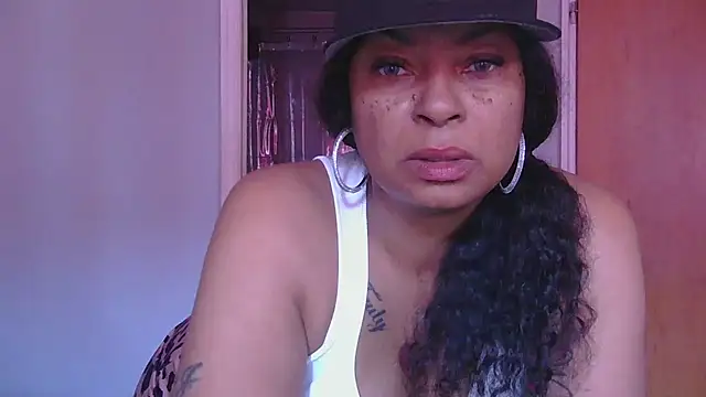 Snapshot of MSweetLindaParks chatting on October 19, 2025, 3:26 pm MSweetLindaParks online show from October 19, 2025, 3:26 pm