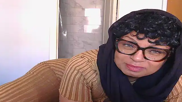 Snapshot of MSweetLindaParks chatting on October 3, 2025, 6:31 pm MSweetLindaParks online show from October 3, 2025, 6:31 pm