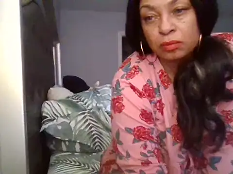 Snapshot of MSweetLindaParks chatting on February 15, 2025, 9:06 pm MSweetLindaParks online show from February 15, 2025, 9:06 pm