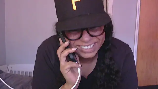 MSweetLindaParks online show from December 17, 2025, 6:24 pm