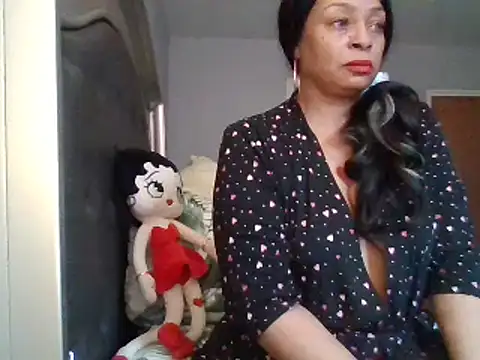 Snapshot of MSweetLindaParks chatting on February 16, 2025, 3:05 pm MSweetLindaParks online show from February 16, 2025, 3:05 pm