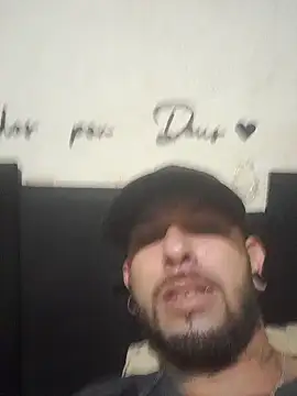 Bulldog2122 online show from October 3, 2025, 5:42 am