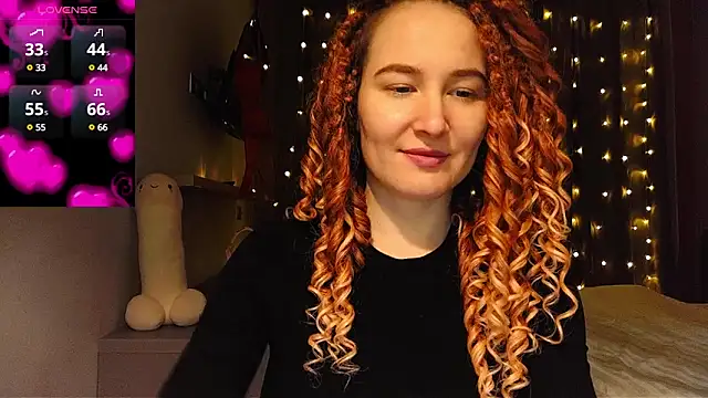AgnesGraham online show from December 17, 2024, 7:48 pm