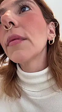 Evangelyne 1 online show from November 16, 2025, 1:38 pm