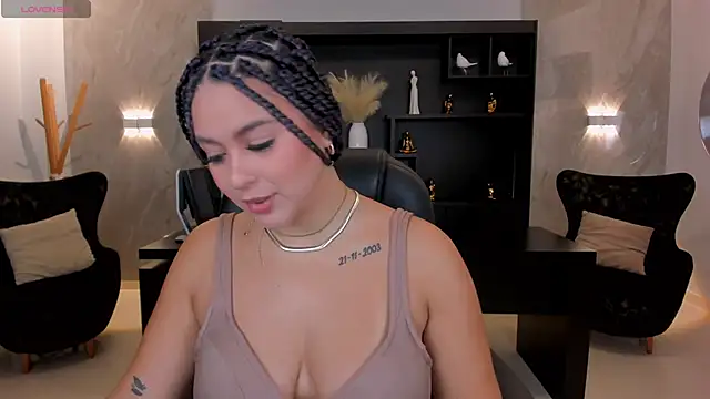 Snapshot of ToriCrossX chatting on February 27, 2025, 12:56 pm ToriCrossX online show from February 27, 2025, 12:56 pm