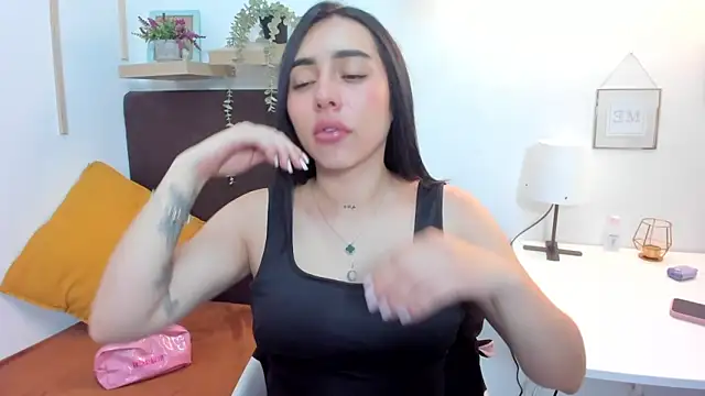 isabella jade online show from March 22, 2025, 5:20 pm