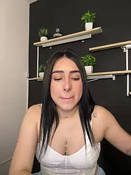 isabella jade online show from January 16, 2026, 10:25 pm