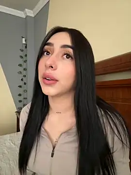 isabella jade online show from September 19, 2025, 1:15 pm