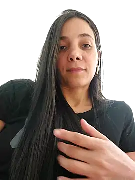 miaeyes online show from November 11, 2025, 6:47 pm