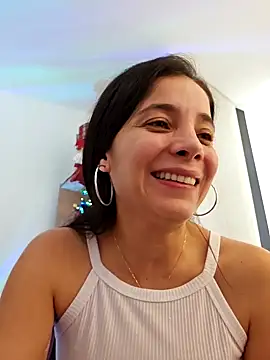 Snapshot of miaeyes chatting on December 11, 2024, 1:39 pm miaeyes online show from December 11, 2024, 1:39 pm