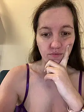 Nicole-Ray online show from December 17, 2025, 10:20 am