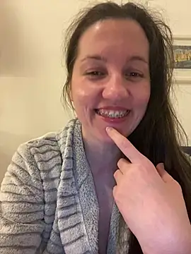 Snapshot of Nicole-Ray chatting on March 4, 2026, 9:00 pm Nicole-Ray online show from March 4, 2026, 9:00 pm