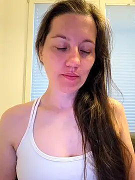 Snapshot of Nicole-Ray chatting on June 10, 2026, 7:04 pm Nicole-Ray online show from June 10, 2026, 7:04 pm