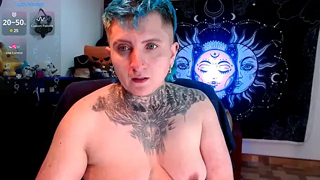 Marieblueeyes online show from February 7, 2025, 5:41 am