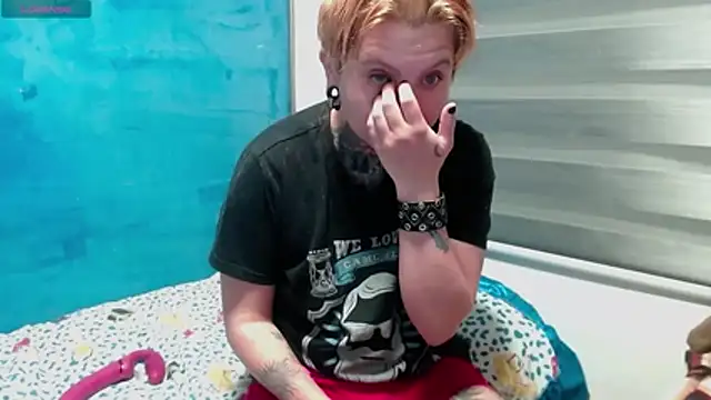 Marieblueeyes online show from December 3, 2025, 10:14 am