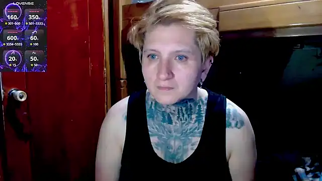 Marieblueeyes online show from December 2, 2025, 4:03 am