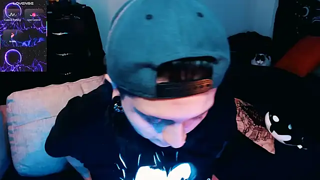 Marieblueeyes online show from September 28, 2025, 6:37 pm